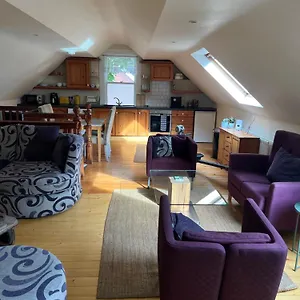  Appartement Self Contained Coach House In Leafy South The Location Is Not Accurate