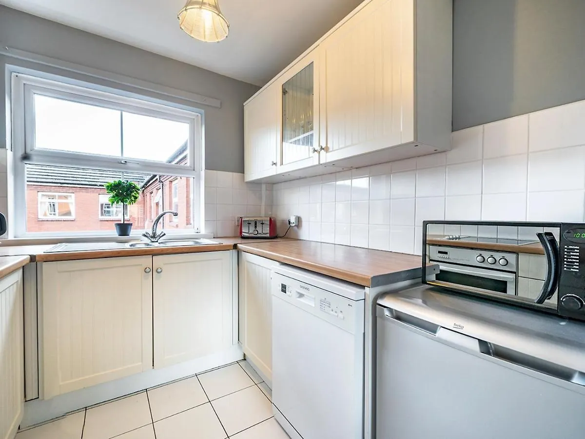 Pass The Keys - 2Br Luxury Apartment With Jacuzzi Bath Belfast