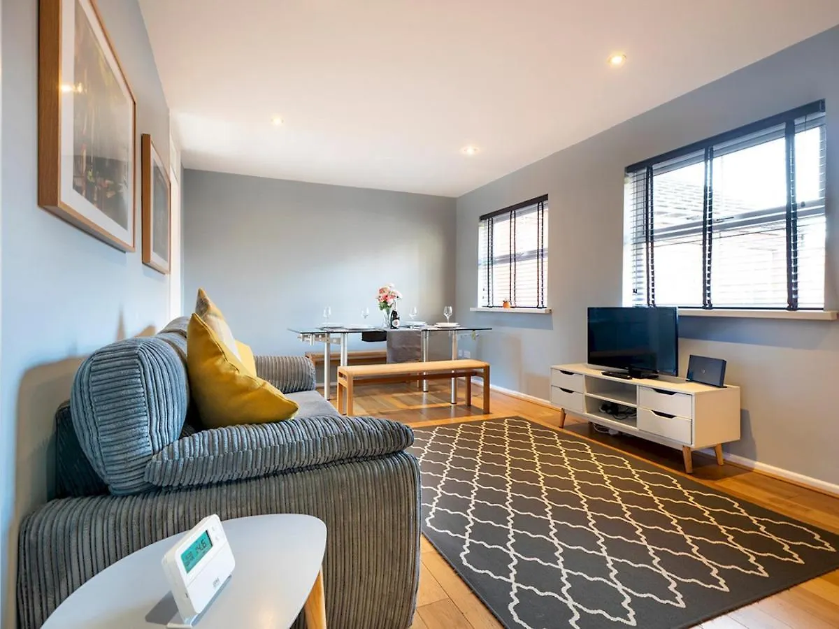 Pass The Keys - 2Br Luxury Apartment With Jacuzzi Bath Belfast