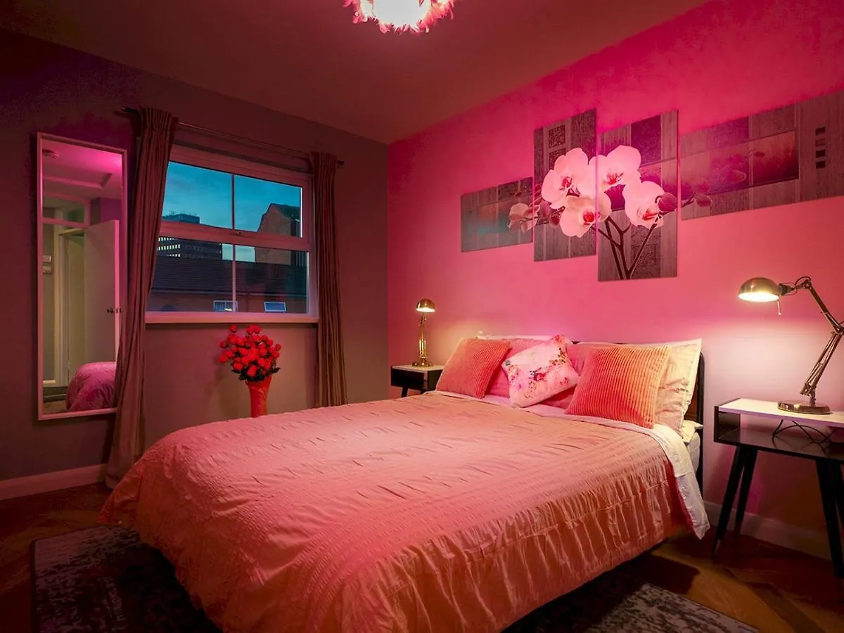 Pass The Keys - 2Br Luxury Apartment With Jacuzzi Bath Belfast
